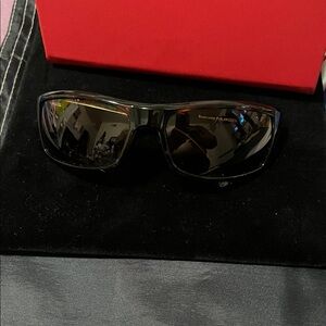 Stylish Black Sunglasses with Polarized Lenses